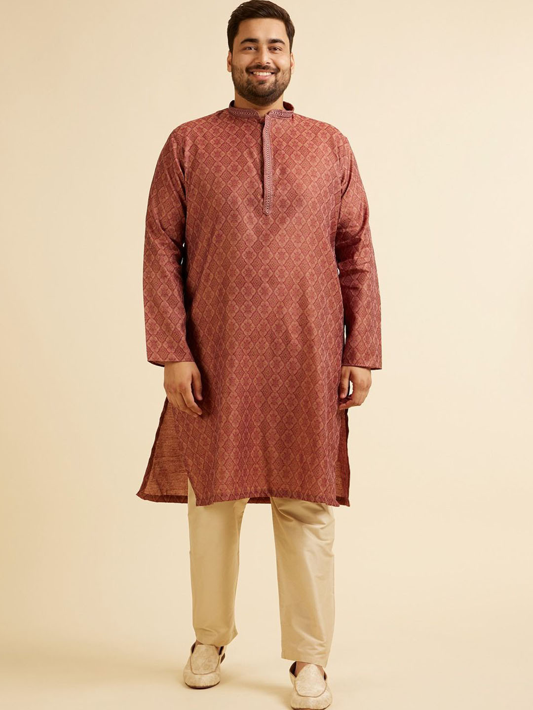 

Manyavar Plus Size Ethnic Motifs Printed Regular Thread Work Kurta With Pyjama, Maroon