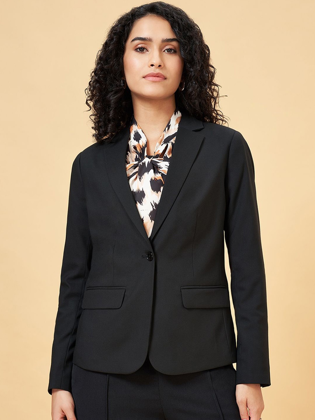 

Annabelle by Pantaloons Slim-Fit Single-Breasted Blazer, Black