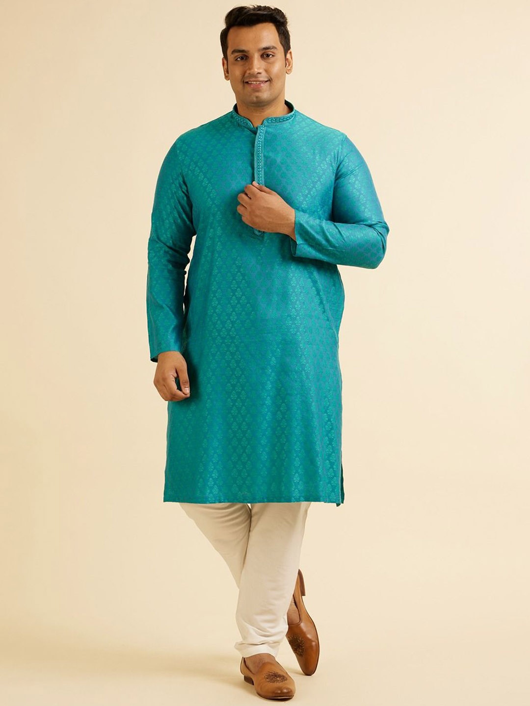 

Manyavar Plus Size Floral Woven Design Thread Work Straight Kurta With Pyjama, Turquoise blue