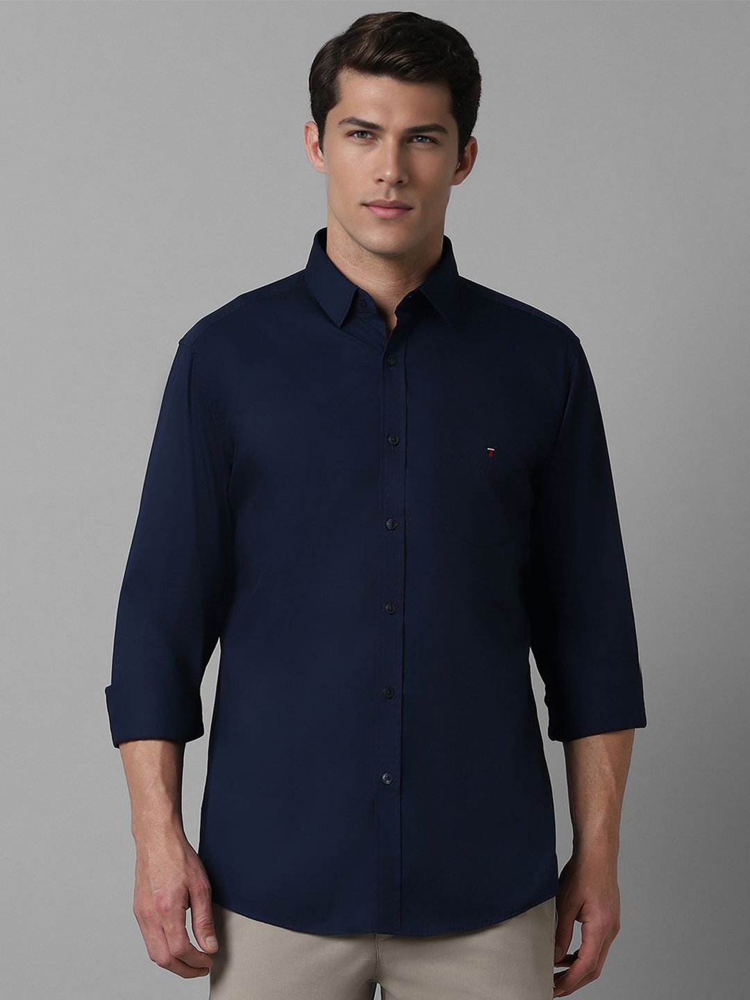 

Louis Philippe Sport Men Spread Collar Solid Cotton Slim Fit Casual Shirt, Navy blue
