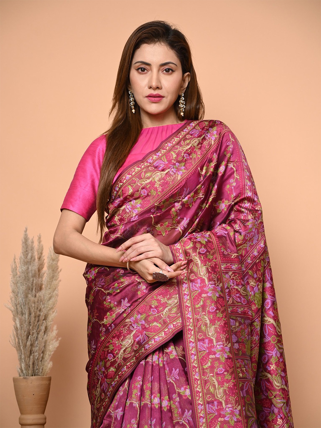 

BEATITUDE Floral Printed Organza Saree, Pink