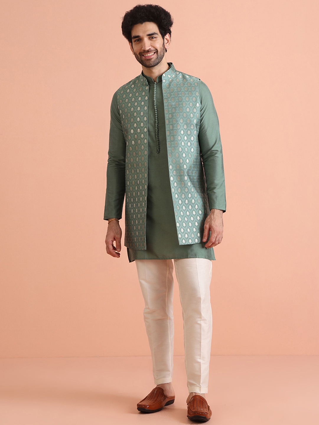 

KISAH Men Woven Design Regular Fit Ethnic Motifs Kurta Nehru Jacket Trouser Set, Green