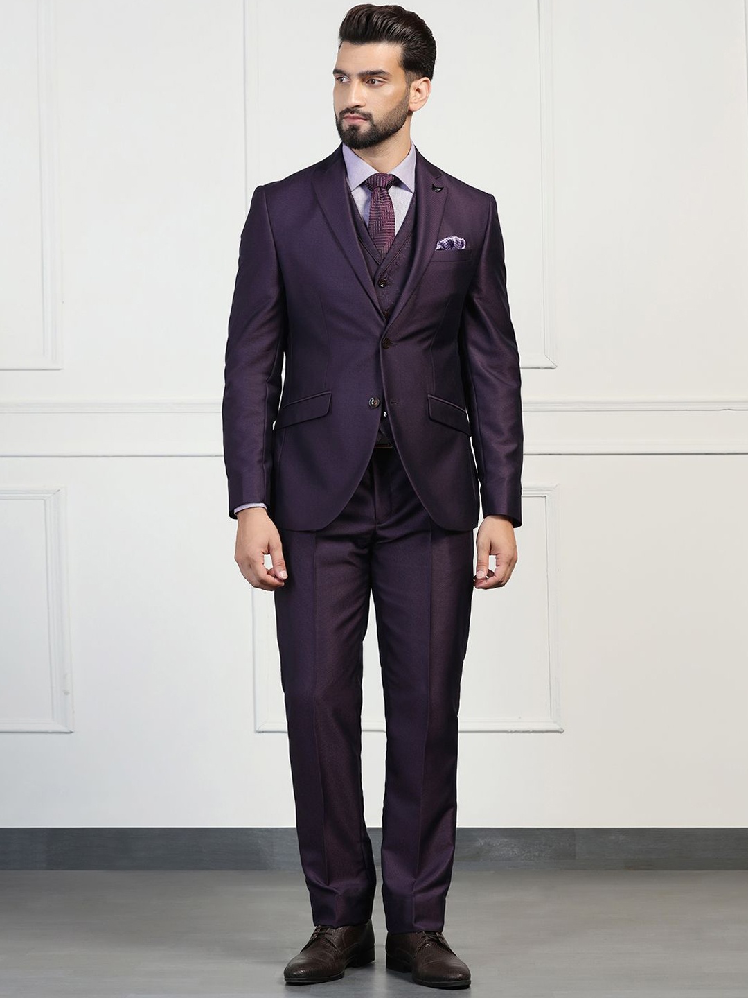 

Blackberrys Men Solid Slim-Fit Single-Breasted Three-Piece Suit, Purple