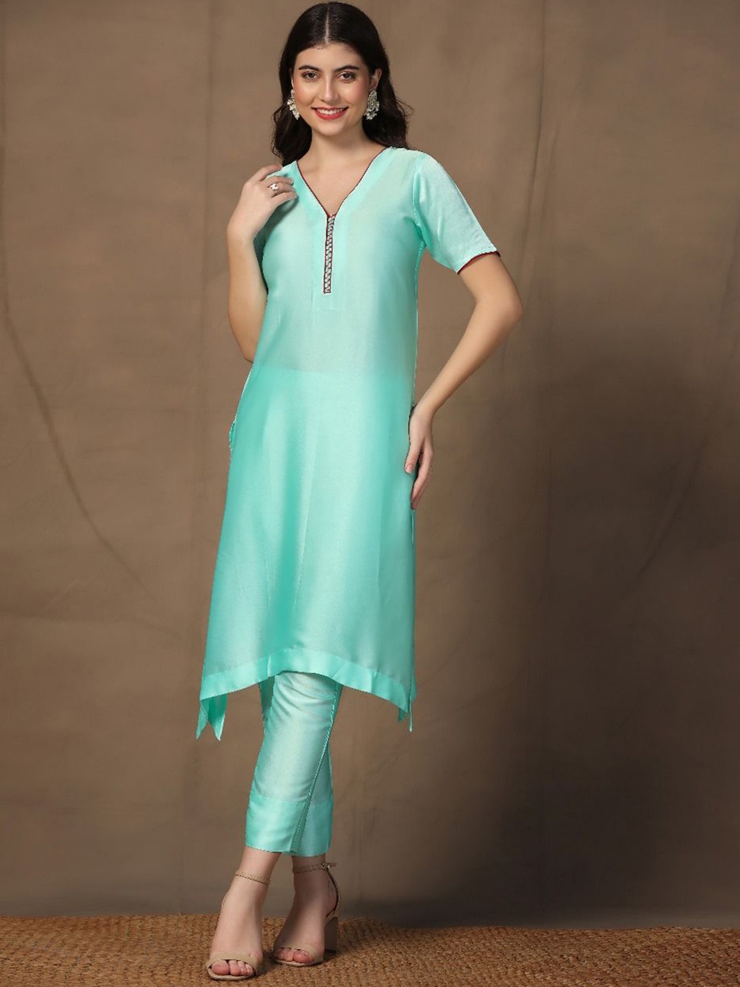 

SHADES OF FAASHION V Neck Regular A Line Kurta with Trousers, Green
