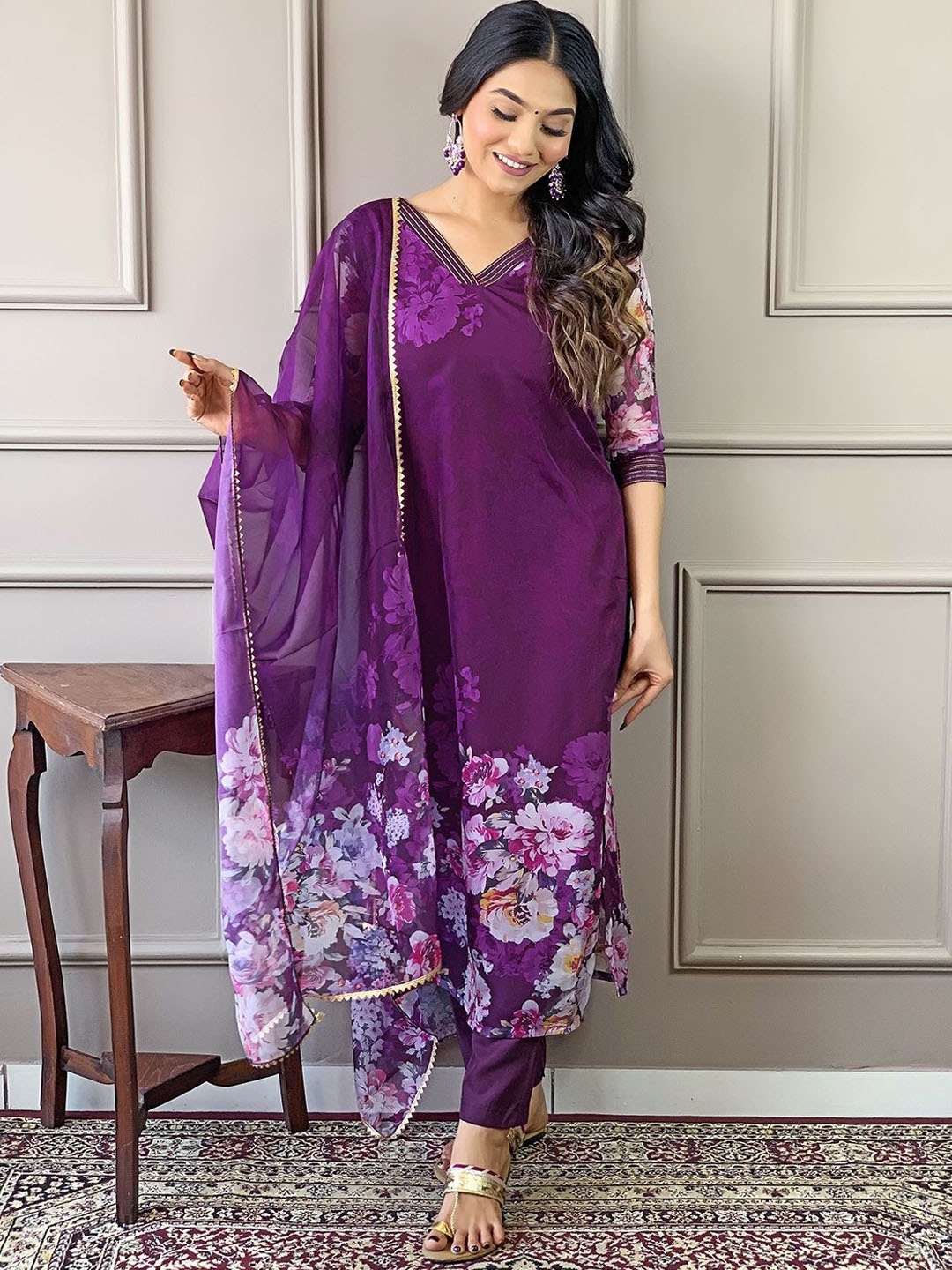 

ZIBLON Women Floral Printed Regular Gotta Patti Kurta with Trousers & With Dupatta, Purple