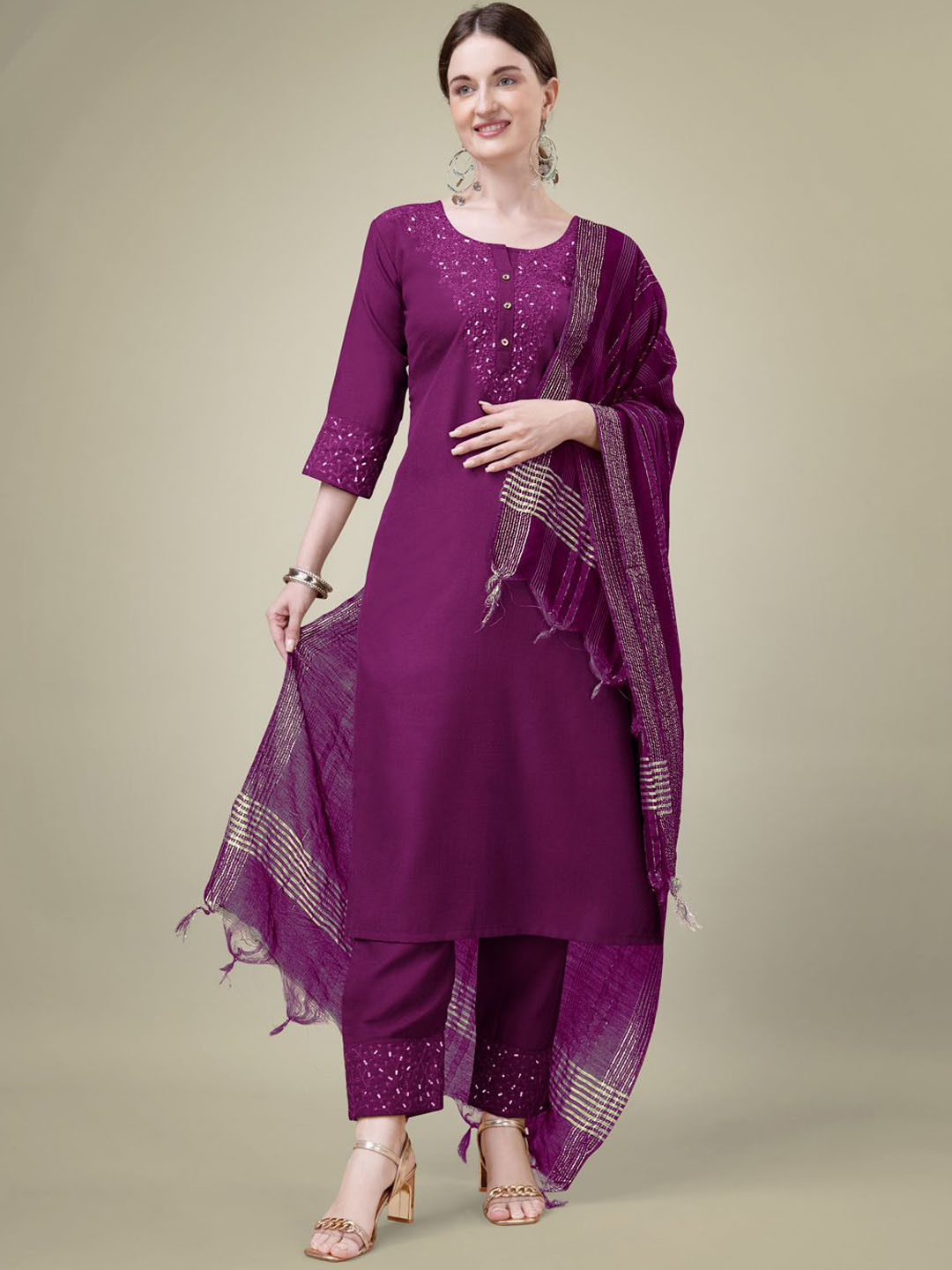 

KAYOMMI Floral Embroidered Thread Work Straight Kurta with Churidar & Dupatta, Purple