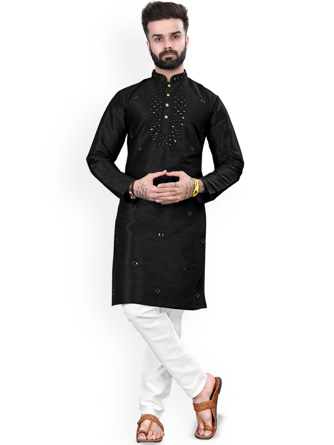 

CHARLOTTE GRACIOUS Geometric Embroidered Mandarin Collar Straight Kurta, Black