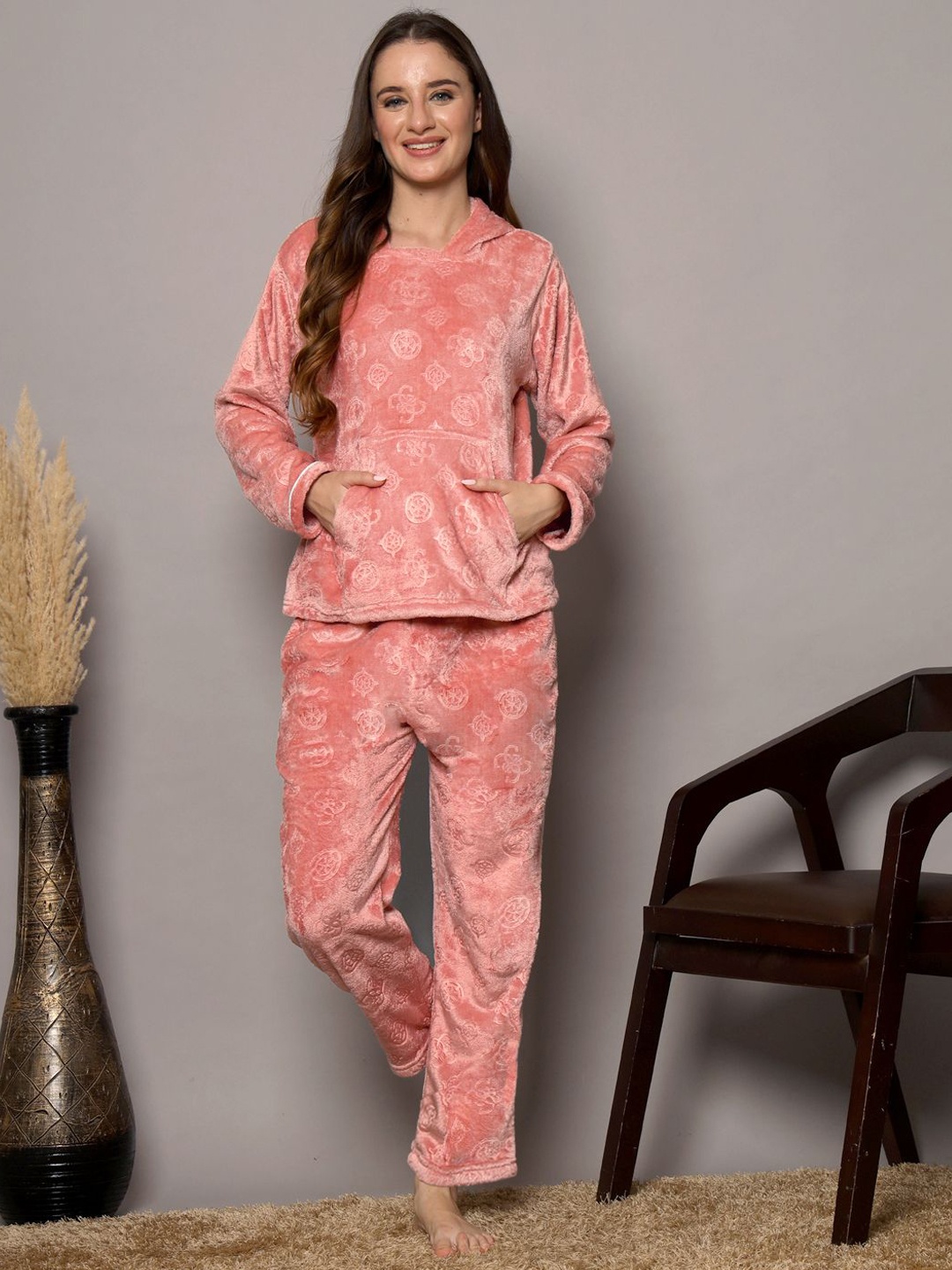 

FABINALIV Geometric Embossed Hooded Winter Night Suit with 2 Front Pockets, Peach