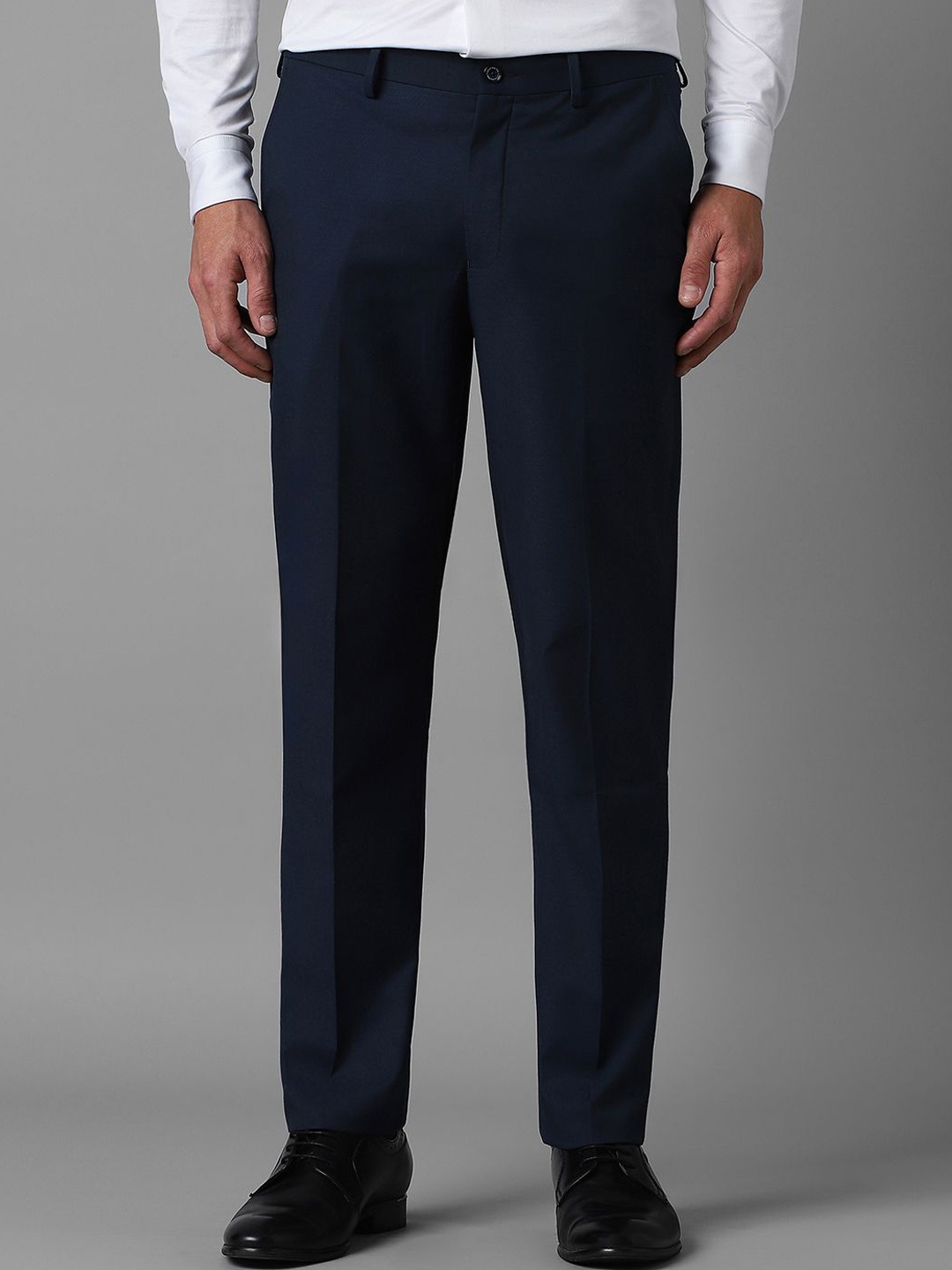 

Louis Philippe Men Solid Regular Fit Trousers, Navy blue