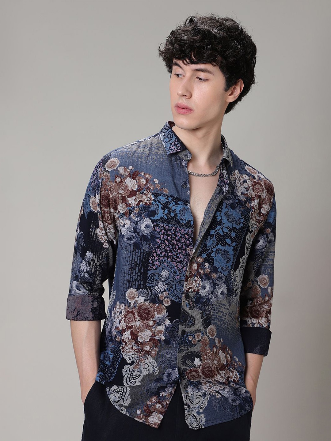 

Banana Club Men Classic Floral Opaque Printed Casual Shirt, Navy blue