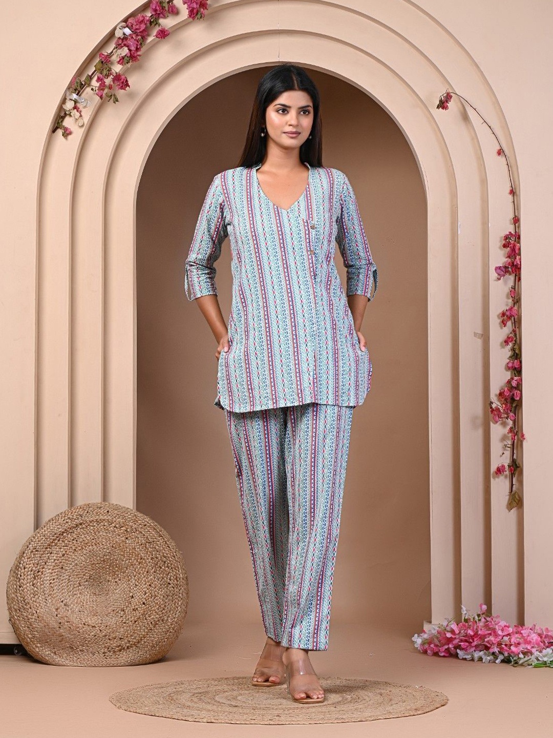 

Futra Gabha Printed Nightdress, Grey