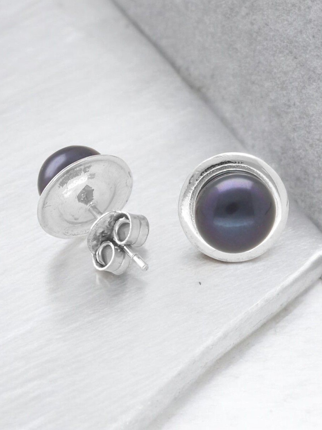 

Sri Jagdamba Pearls Dealer Spectacular 925 Silver Circular Studs, Black