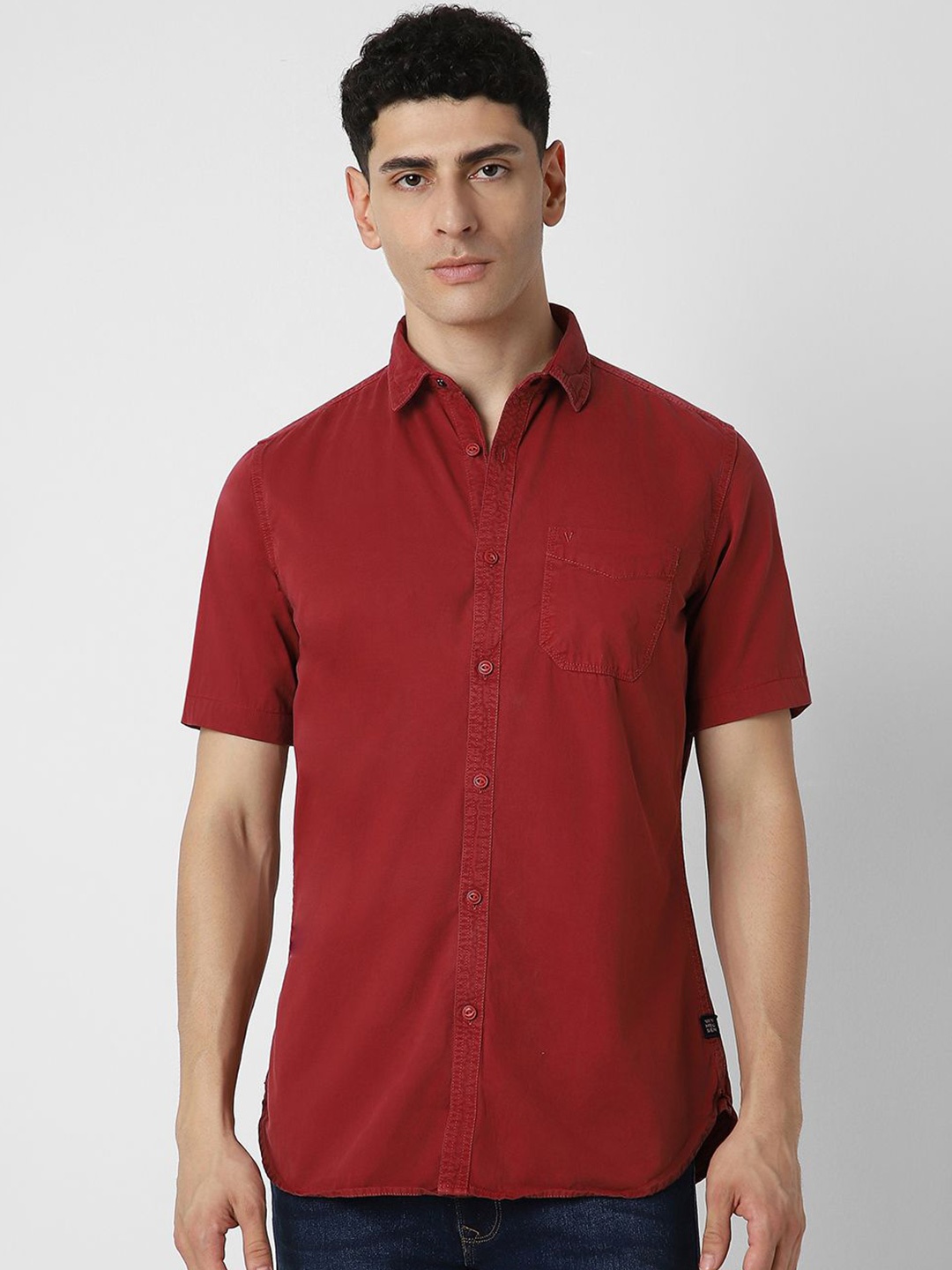 

VAN HEUSEN DENIM LABS Men Spread Collar Solid Cotton Slim Fit Casual Shirt, Red