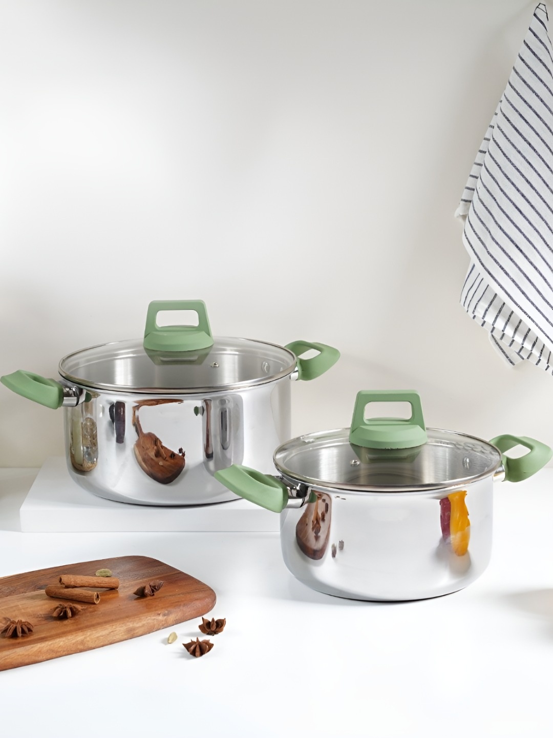 

Kreme Steel-Toned and Green 2 Pcs Stainless Steel Tryply Sauce Pot