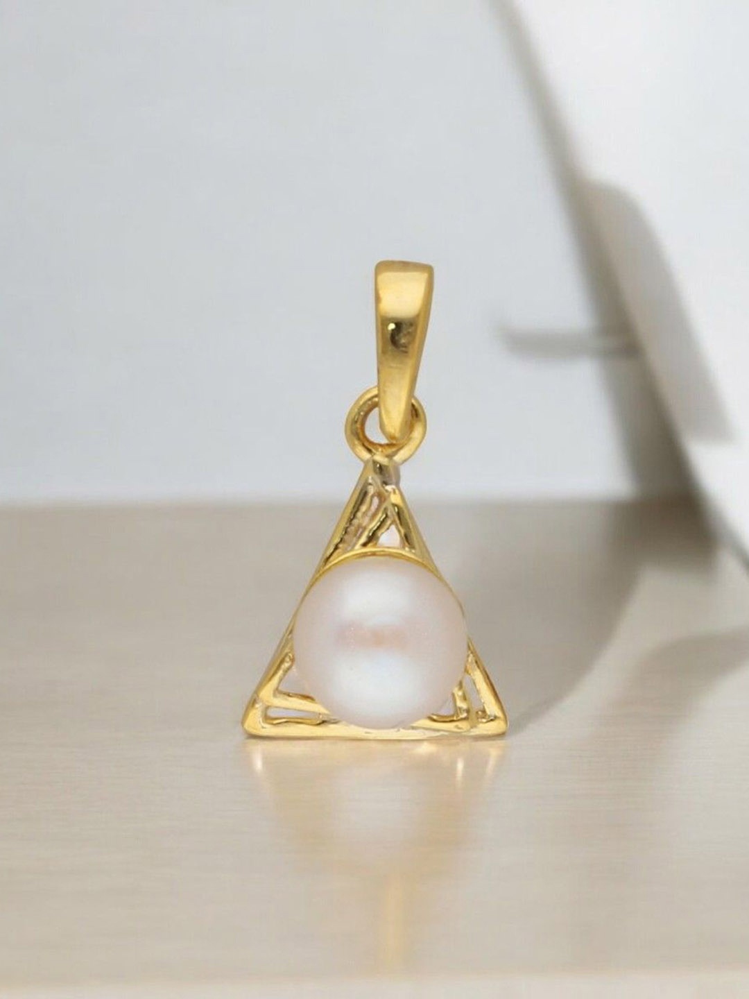 

Sri Jagdamba Pearls Dealer 9.25 Sterling Silver Gold-Plated Pearls Studded Pendants
