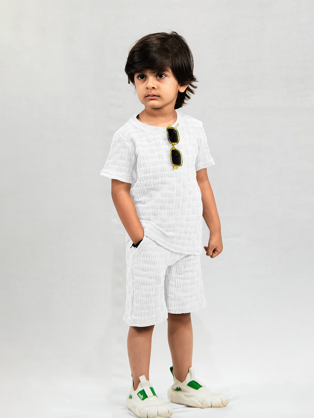 

Emblica Unisex Kids Self Design Round Neck T-shirt with Shorts, White