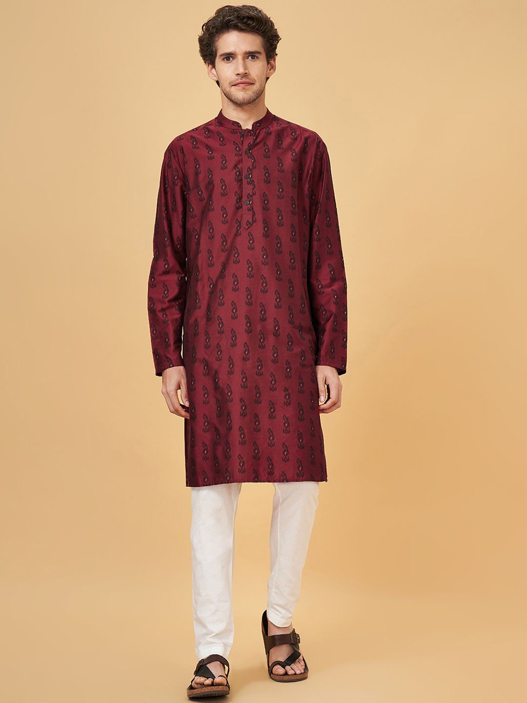

indus route by Pantaloons Geometric Woven Design Mandarin Collar Kurta, Red