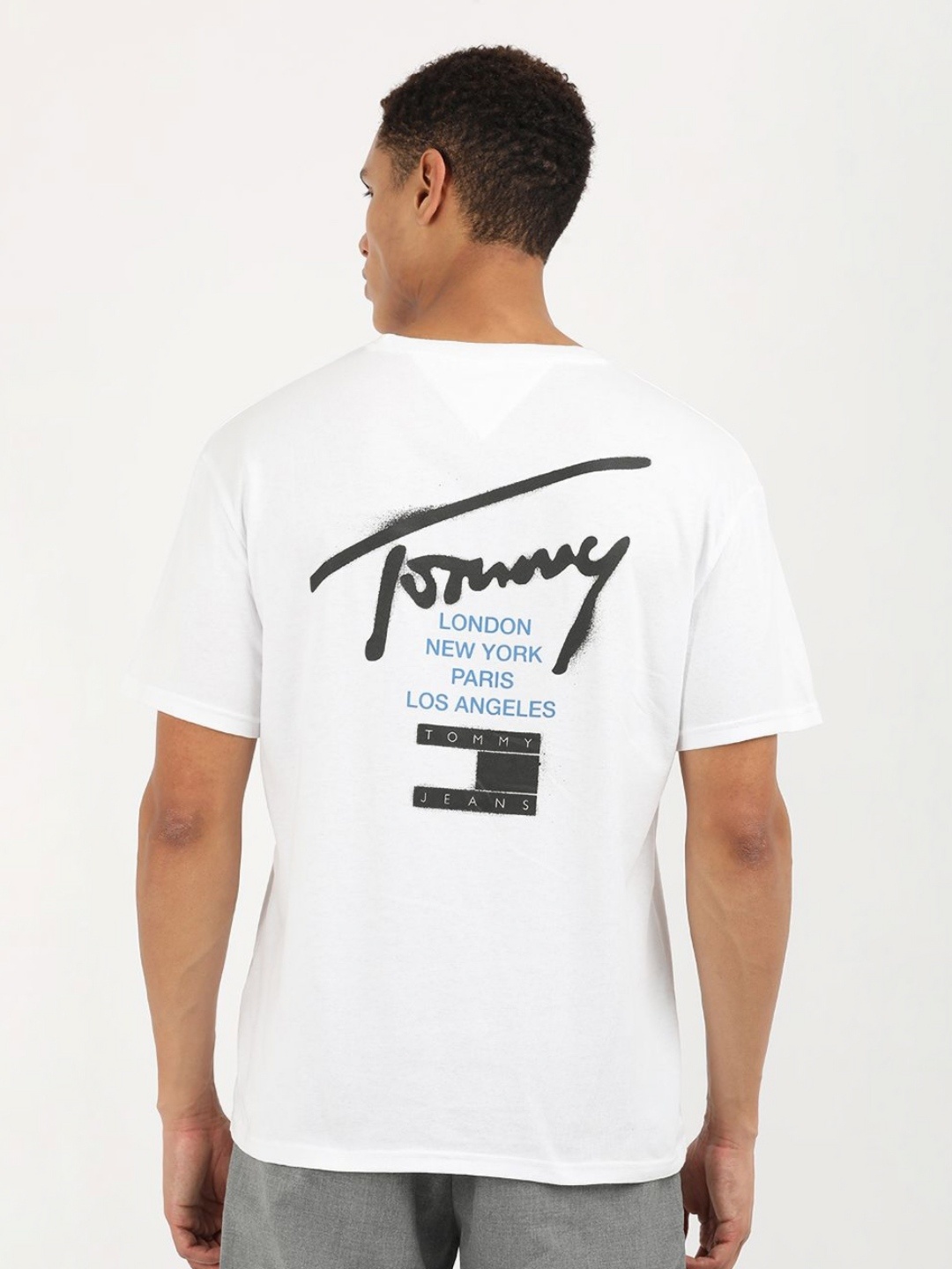 

Tommy Hilfiger Men Brand Logo Printed Round Neck Cotton T-shirt, White