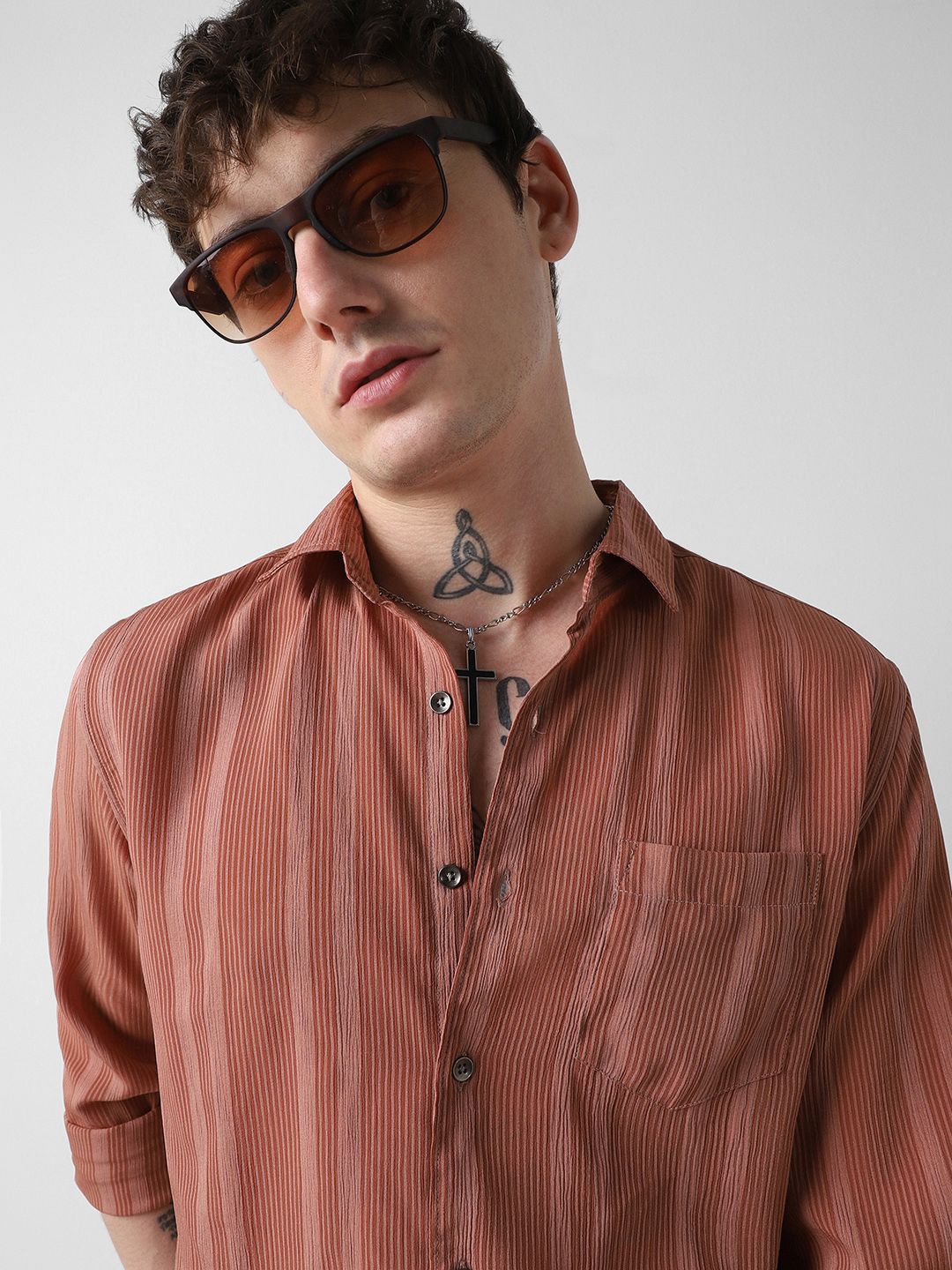 

VASTRADO Men Classic Spread Collar Multi Striped Slim Fit Casual Shirt, Red