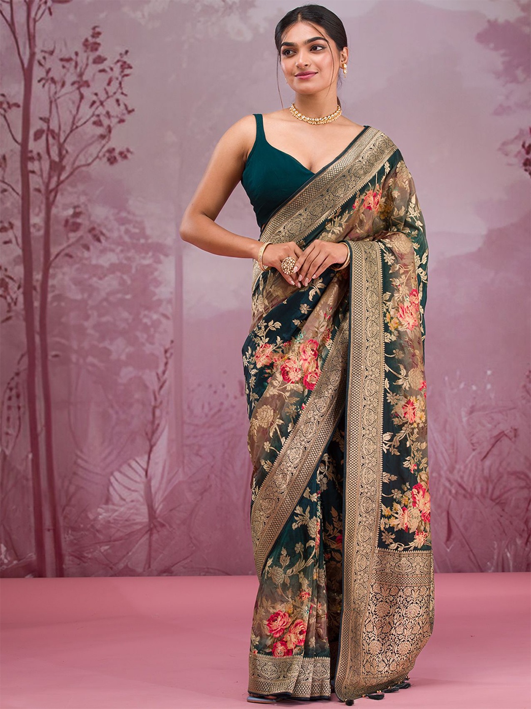 

Koskii Floral Printed Pure Georgette Festive Saree With Zari, Green