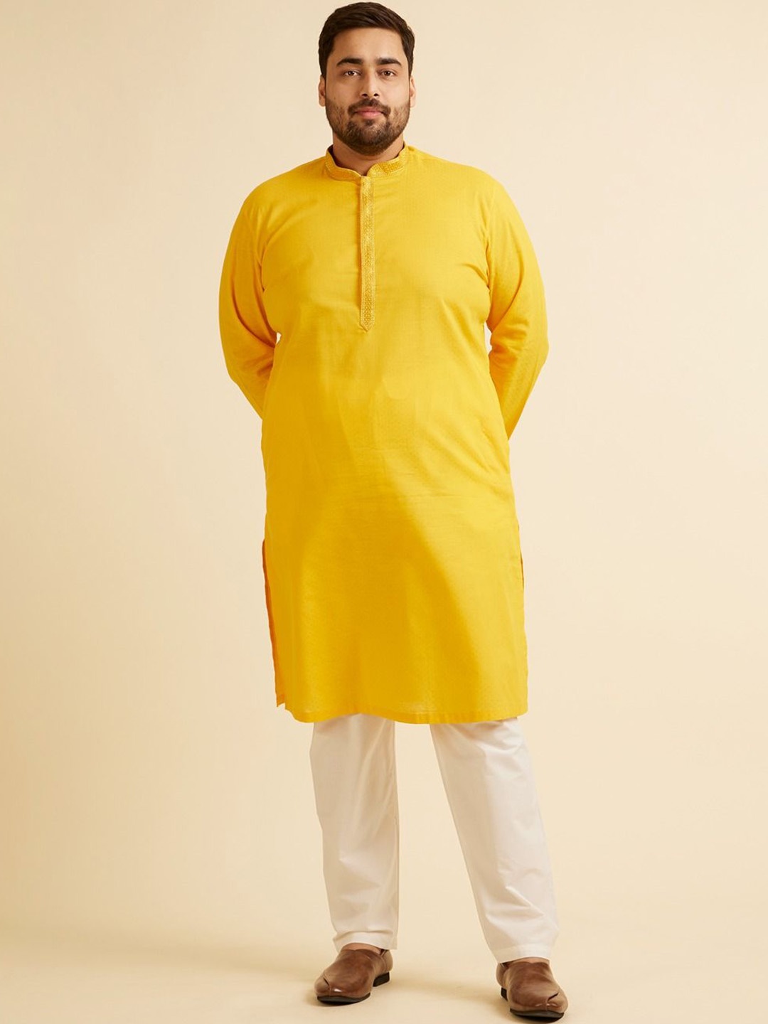 

Manyavar Plus Size ethnic Motifs Self Design Mandarin Collar Straight Kurta With Pyjamasa, Mustard