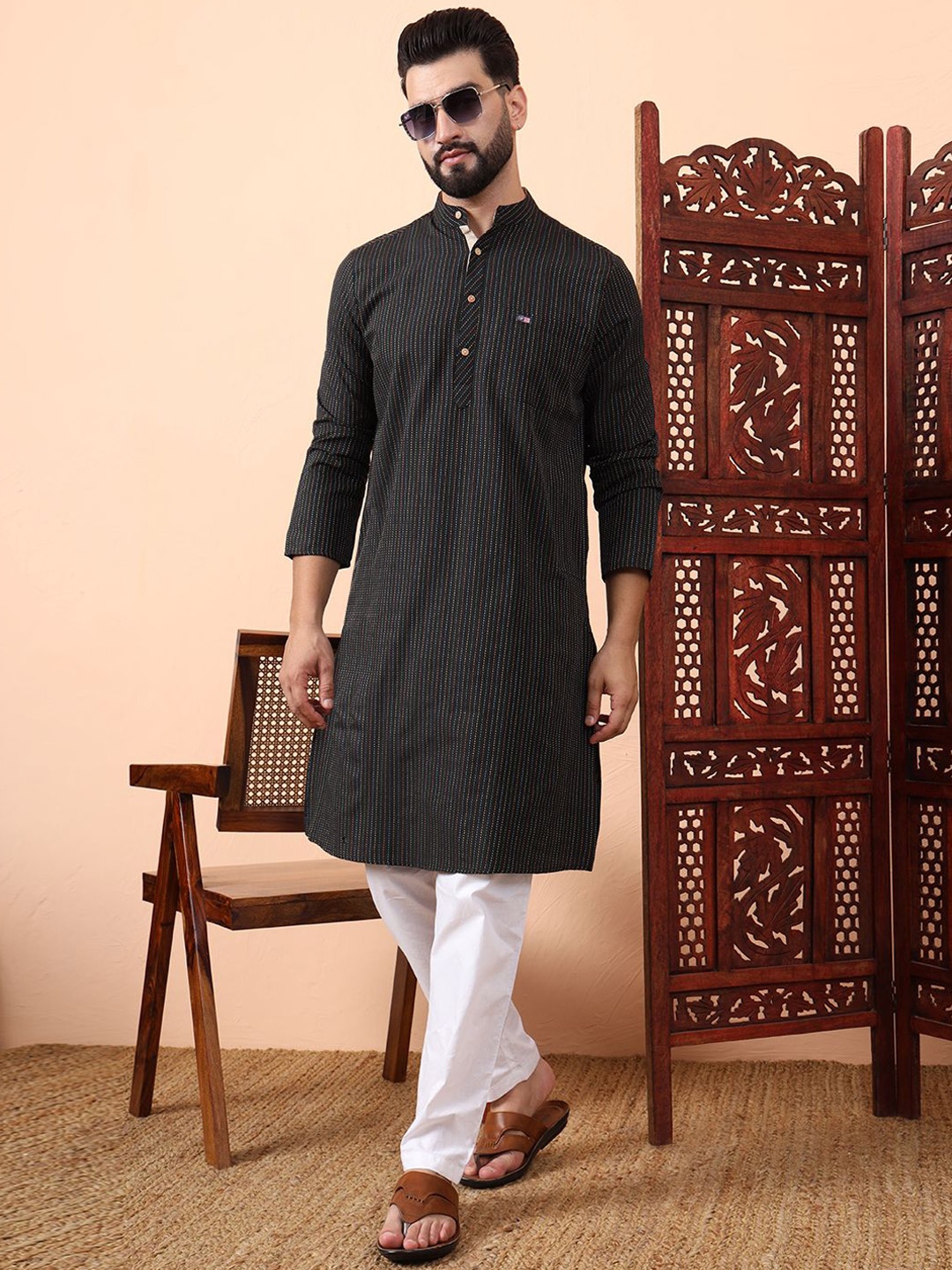 

Latest Chikan Garments Woven Design Mandarin Collar Straight Kurta, Black