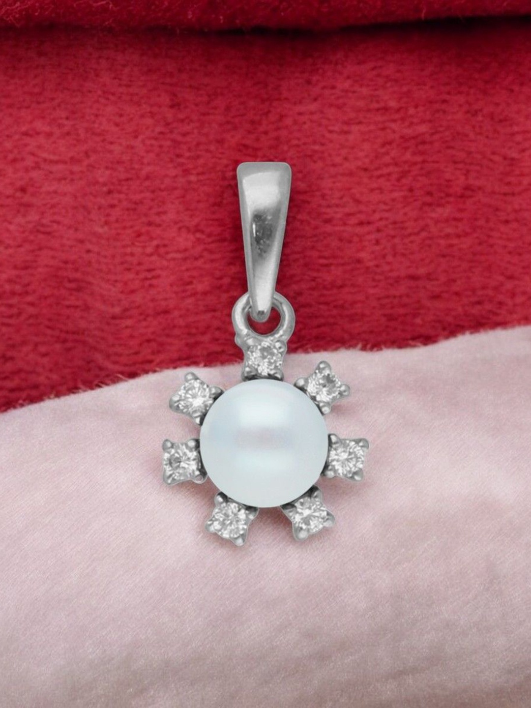 

Sri Jagdamba Pearls Dealer 92.5 Sterling Silver Circular Pendants