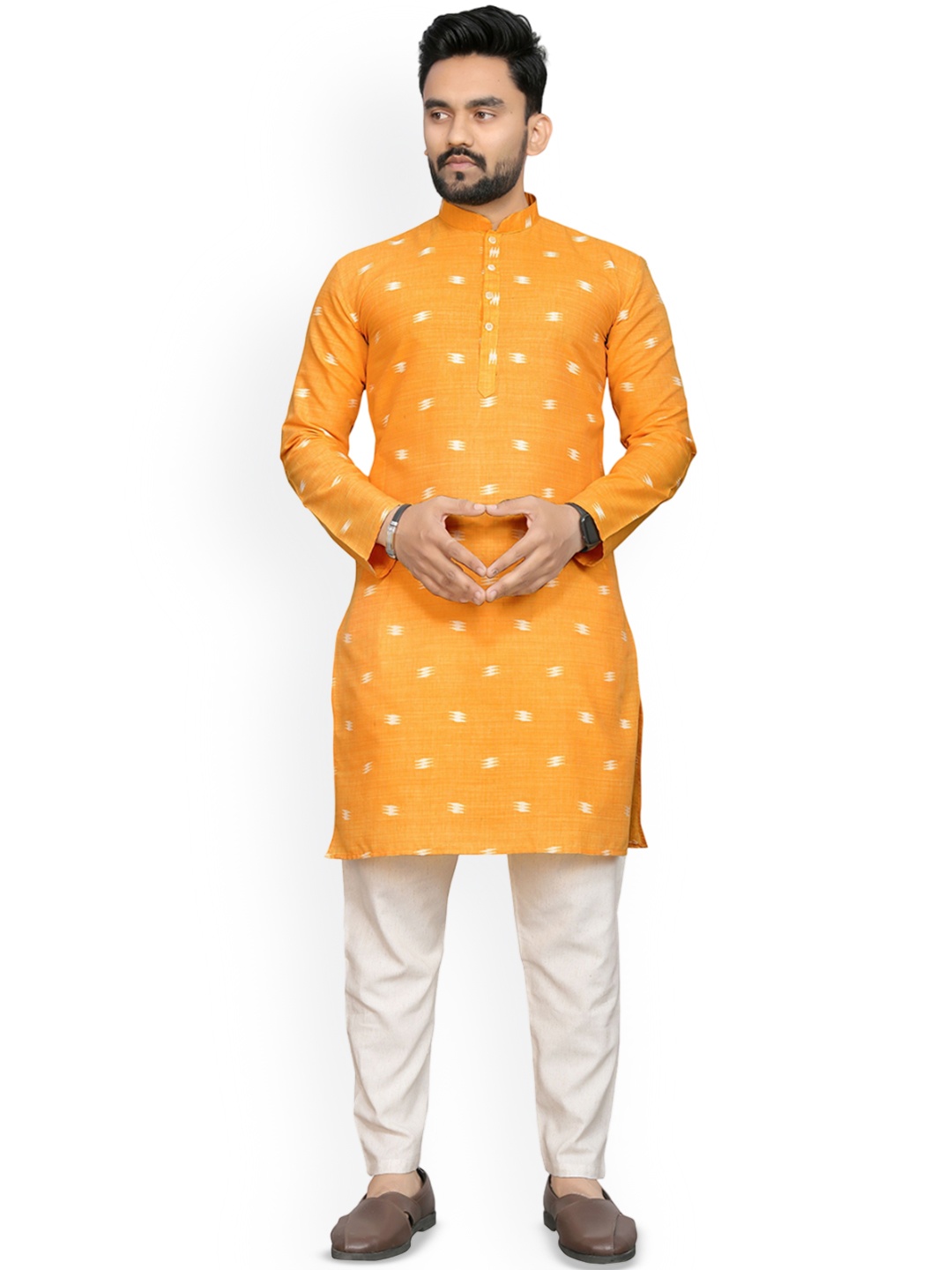 

CHARLOTTE GRACIOUS Geometric Printed Mandarin Collar Cotton Silk Straight Kurta, Yellow