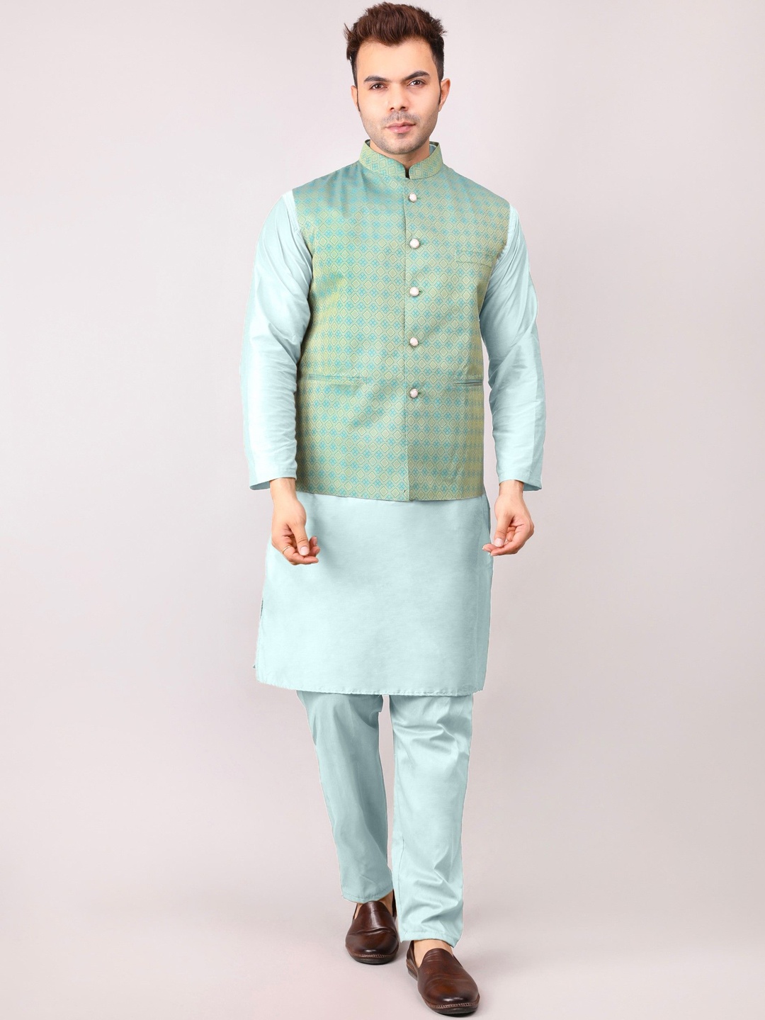 

Voniry Geometric Woven Design Jacquard Straight Kurta With Pyjamas & Nehru Jacket, Green