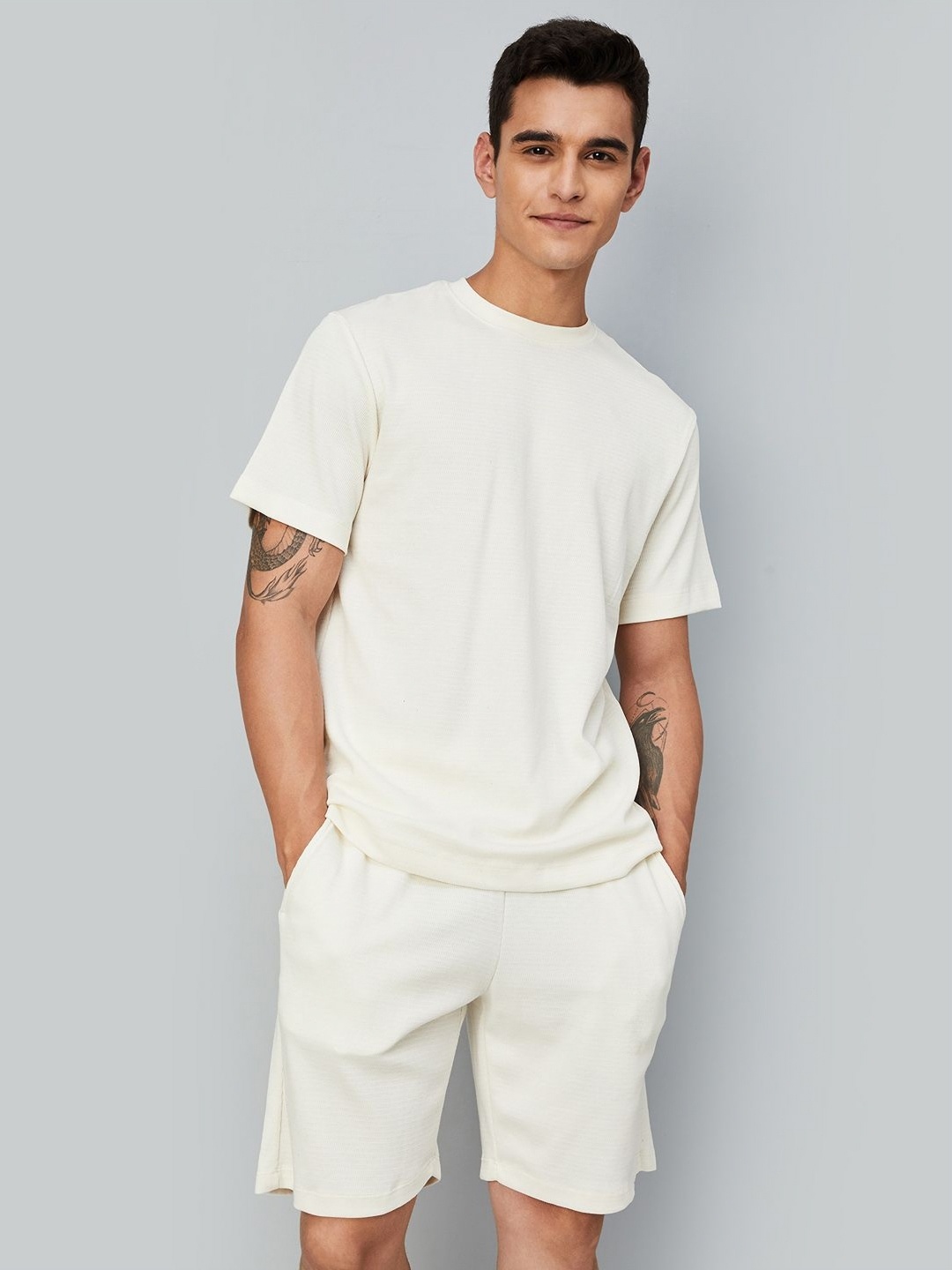 

max Men Solid Round Neck Cotton T-shirt, Off white