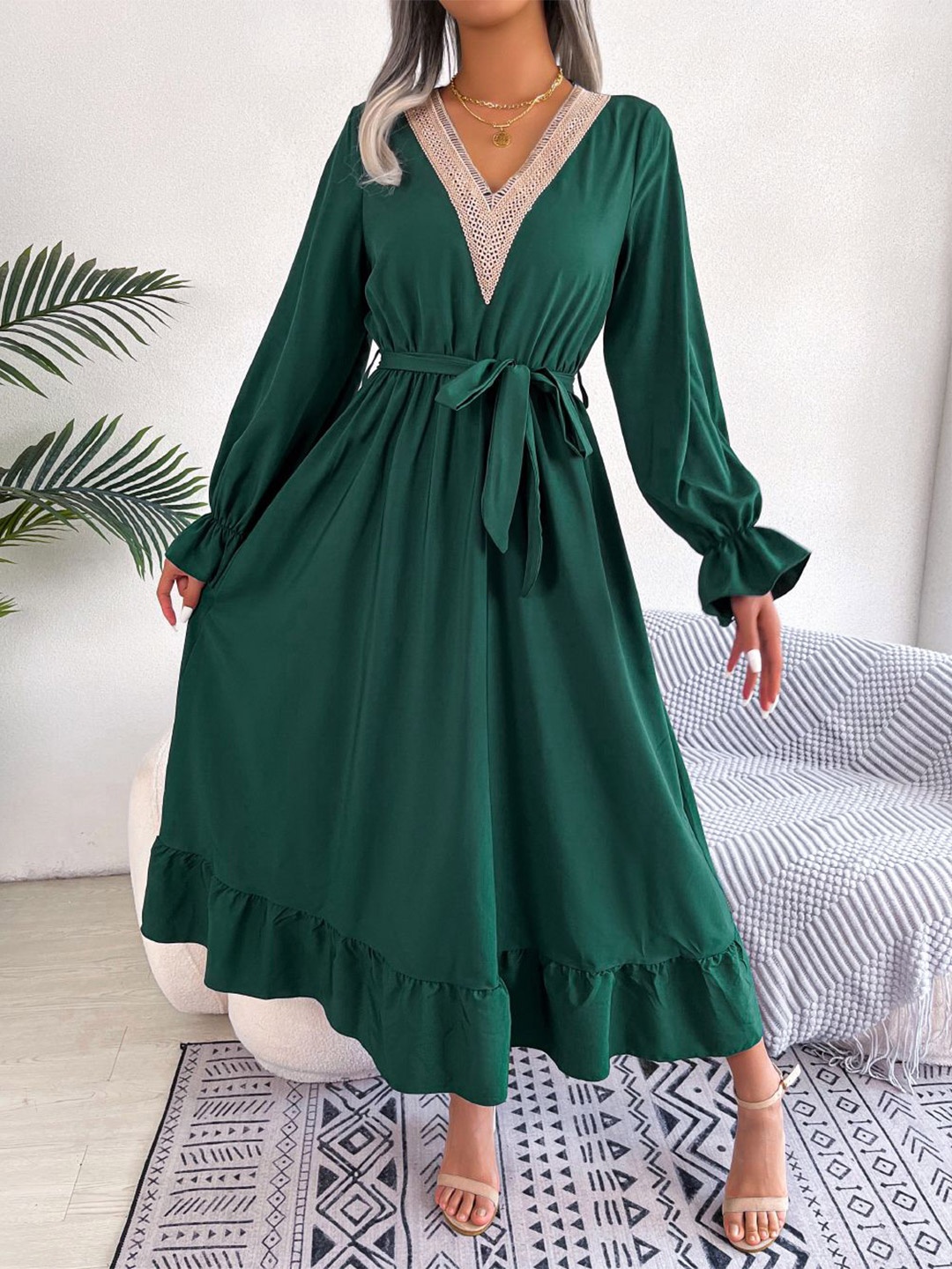 

HERE&NOW Women's V-Neck A-Line Midi Dress, Green