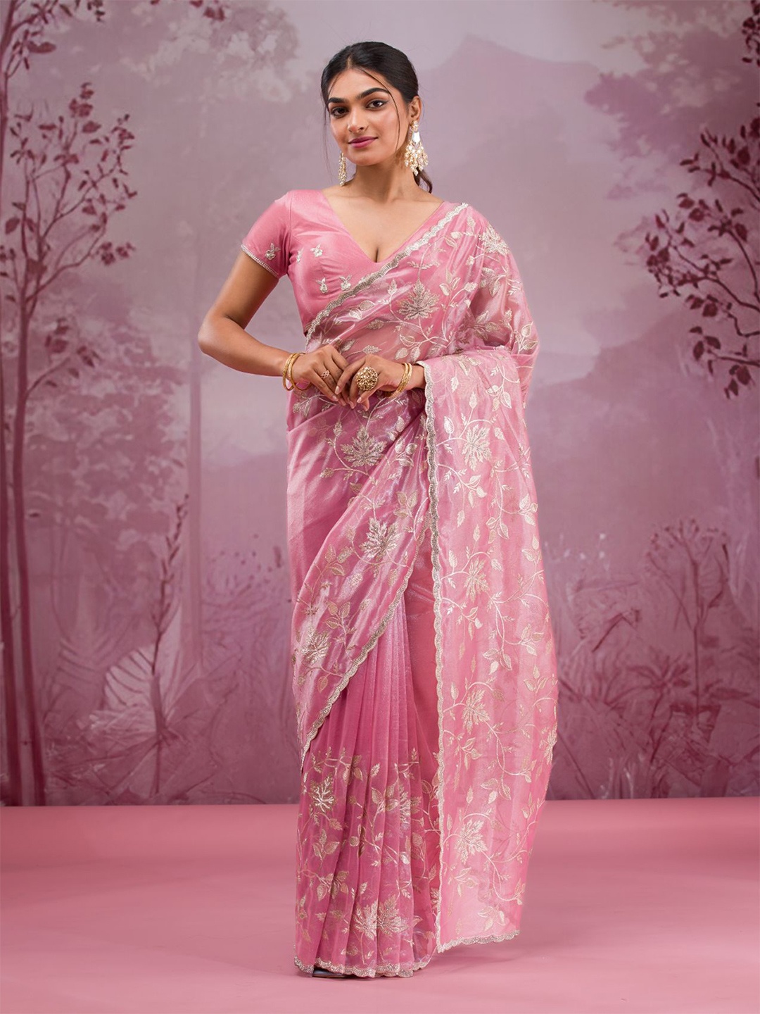 

Koskii Ethnic Motif Embroidered Tissue Saree, Pink