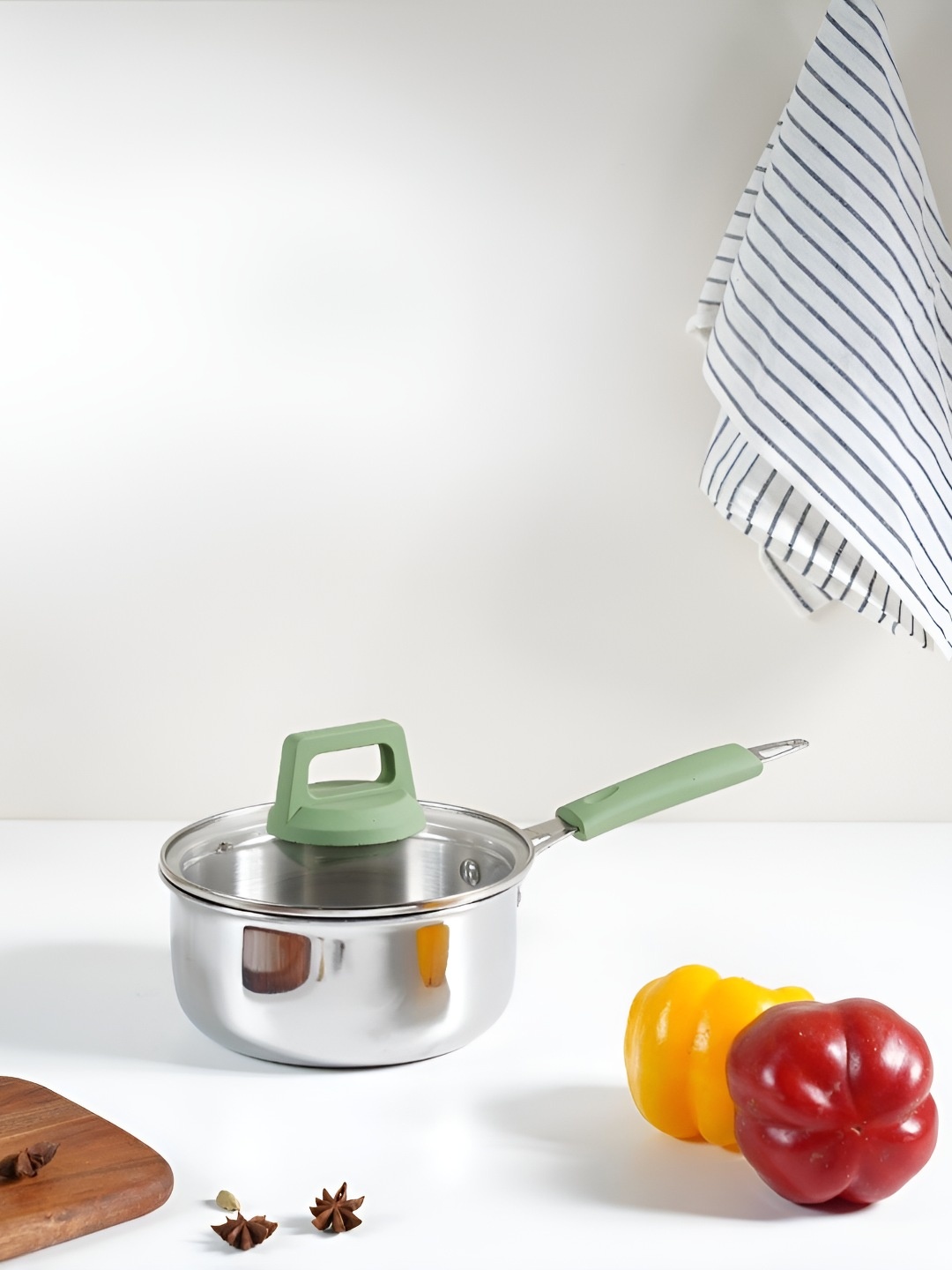 

Kreme Green Tryply Sauce Pan with Lid 1.6L, Steel