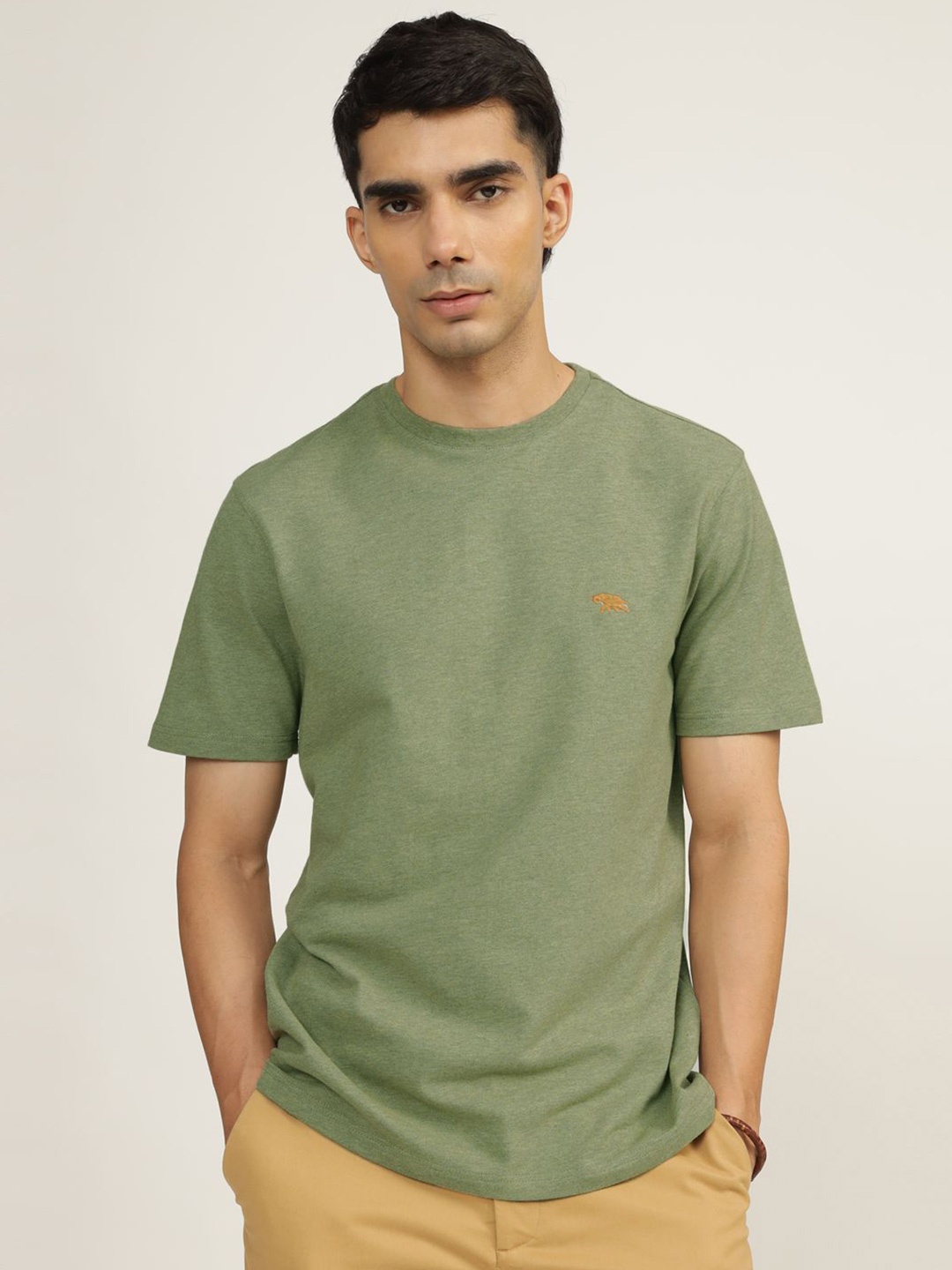 

Andamen Men Solid Round Neck Cotton T-shirt, Green