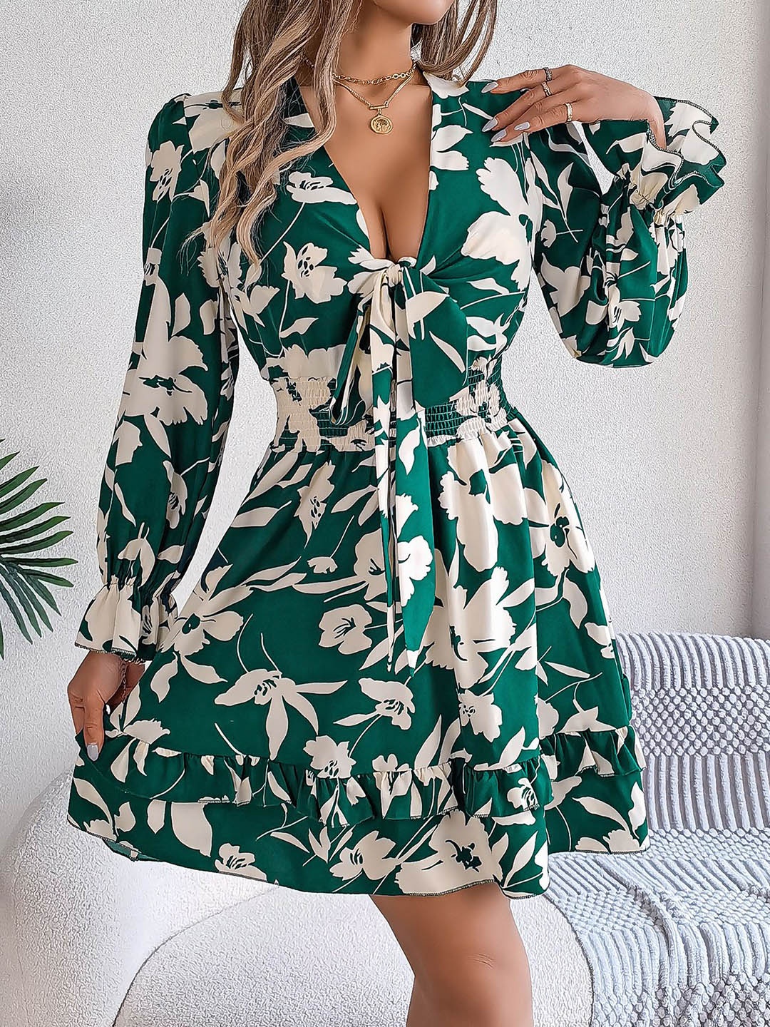

HERE&NOW Women's Tropical V Neck Print Fit & Flare Dress, Green