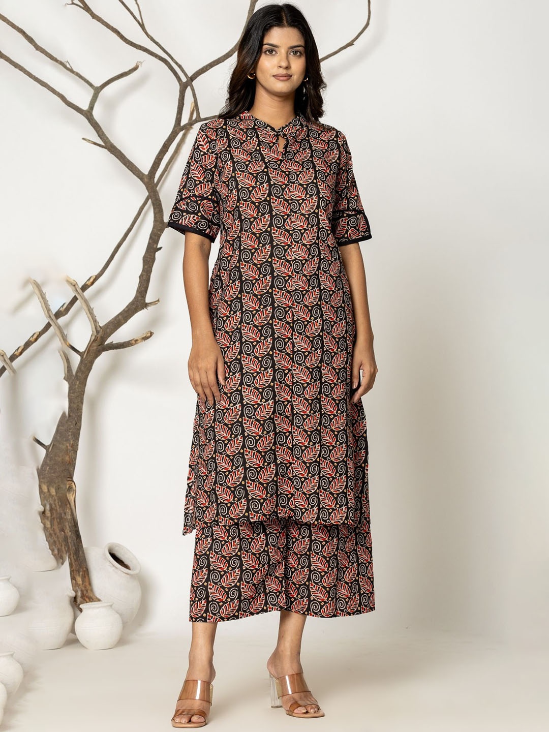 

JAIPURI BUNAAI Floral Printed Mandarin Collar Pure Cotton Kurta with Palazzo, Black