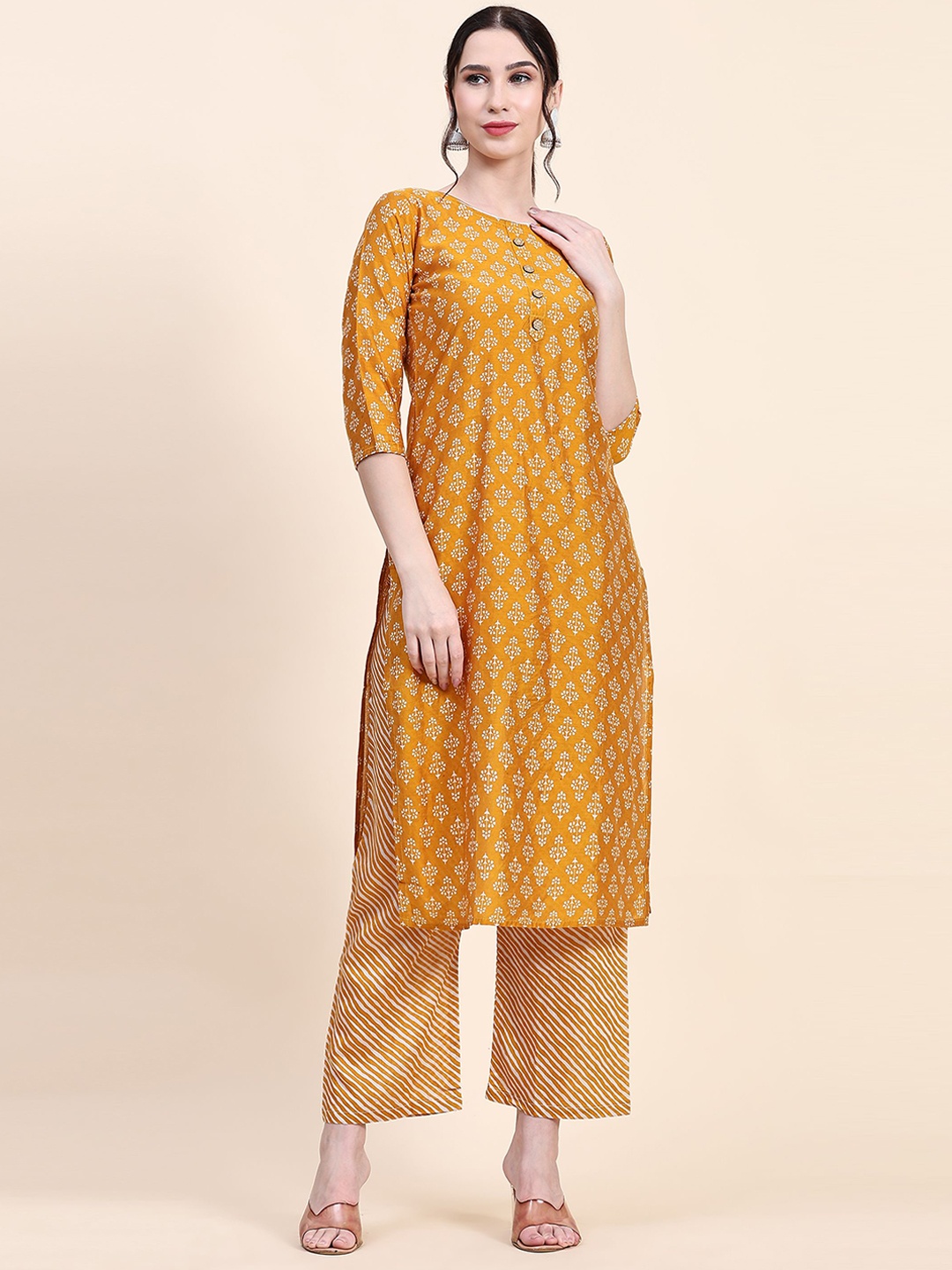 

Suha Ethnic Motifs Printed Straight Kurta with Palazzos, Mustard