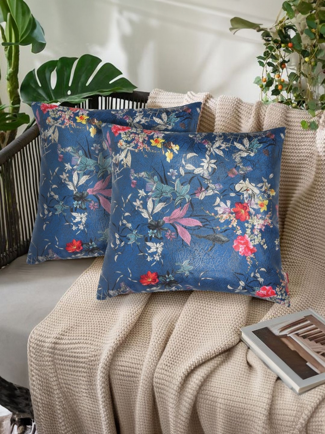

Tesmare Blue & White 2 Pieces Floral Velvet Square Cushion Covers