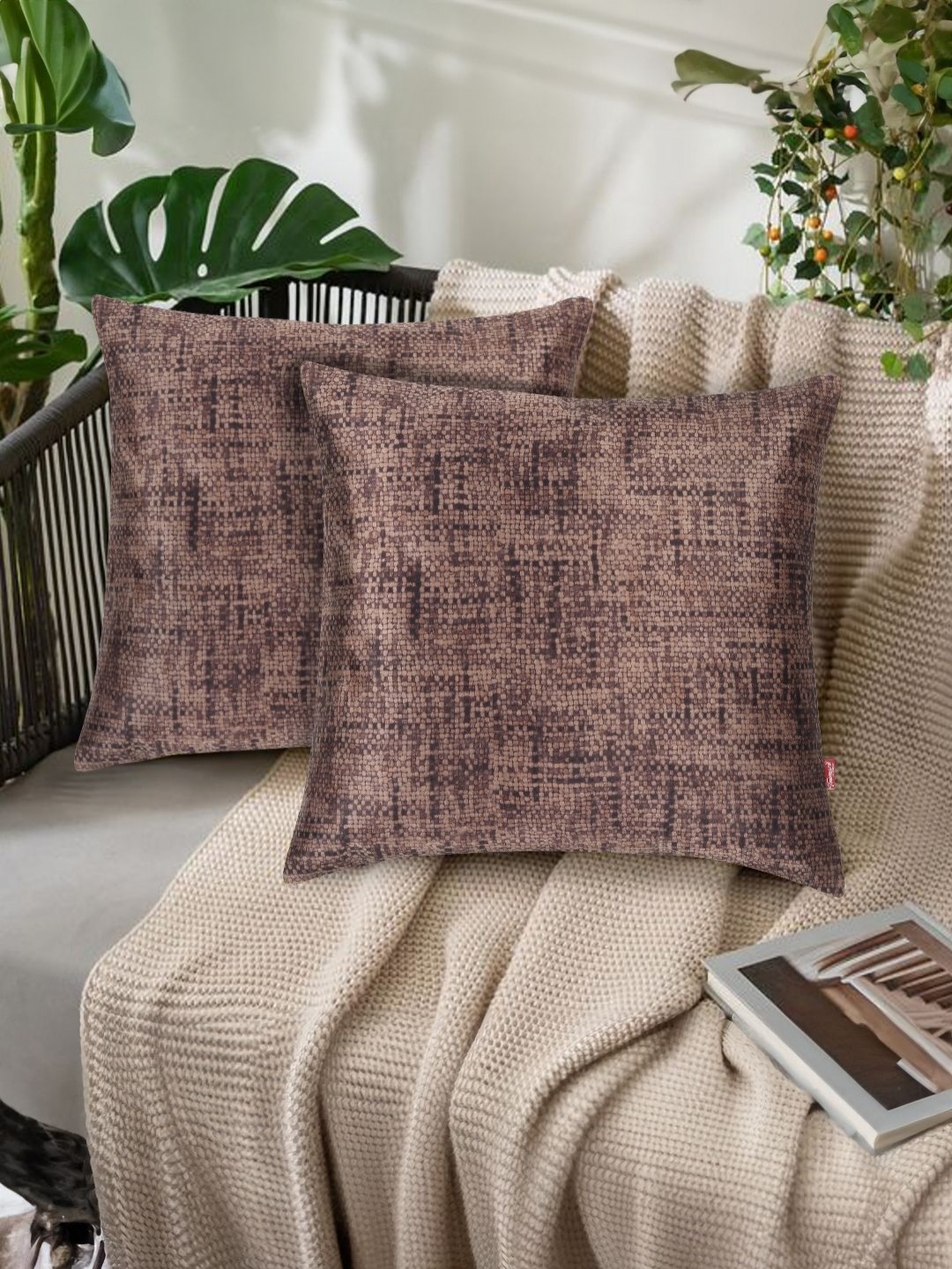 

Tesmare Brown 2 Pieces Checked Velvet Square Cushion Covers