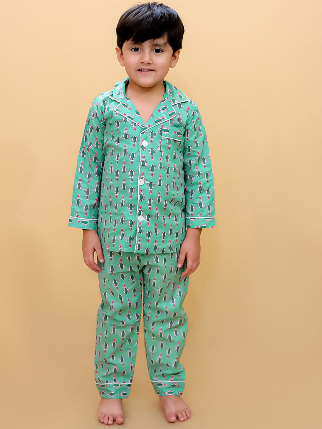 

Biglilpeople Kids Pure Cotton Conversational Printed Lapel Collar Night suit, Green
