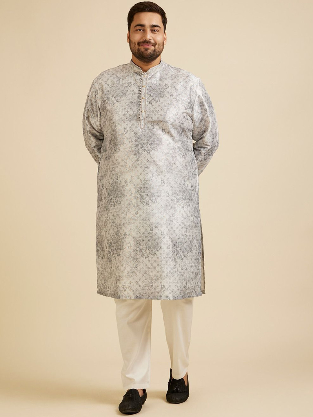 

Manyavar Plus Size Floral Printed Mandarin Collar Straight Kurta with Pyjamas, Grey