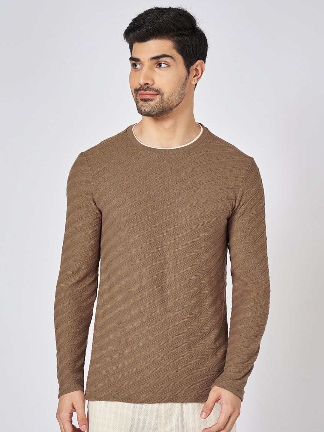 

7 Alt by Pantaloons Men Solid Mandarin Collar Cotton Slim Fit T-shirt, Brown