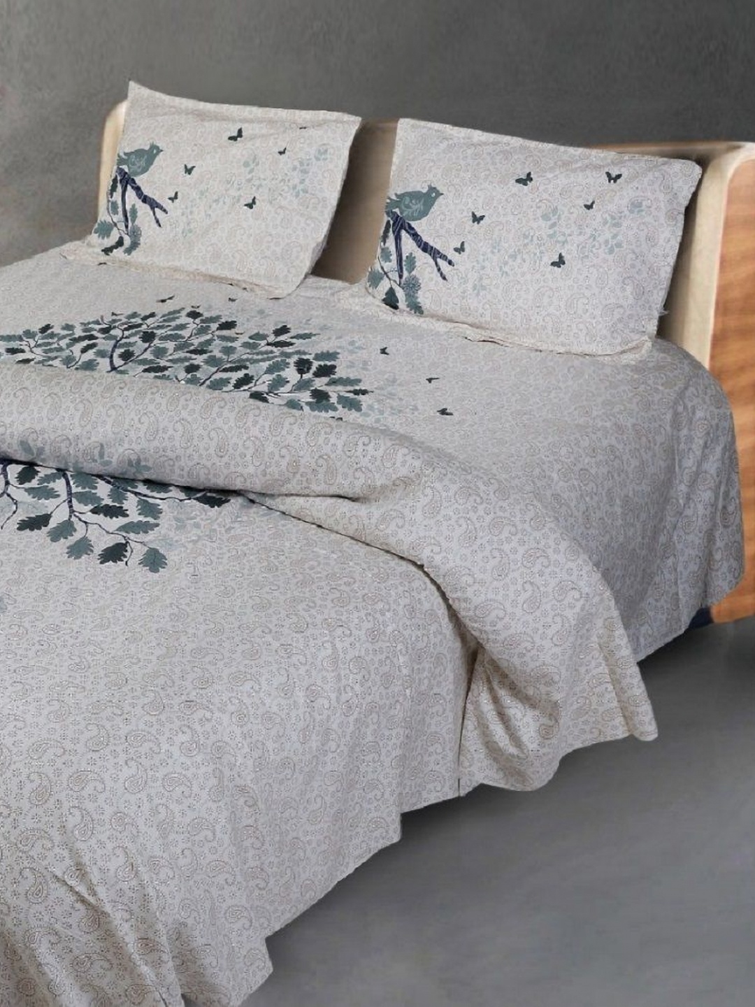

AYAT COLLECTION Grey Floral Printed Pure Cotton 144 TC Queen Bedsheet & 2 Pillow Covers