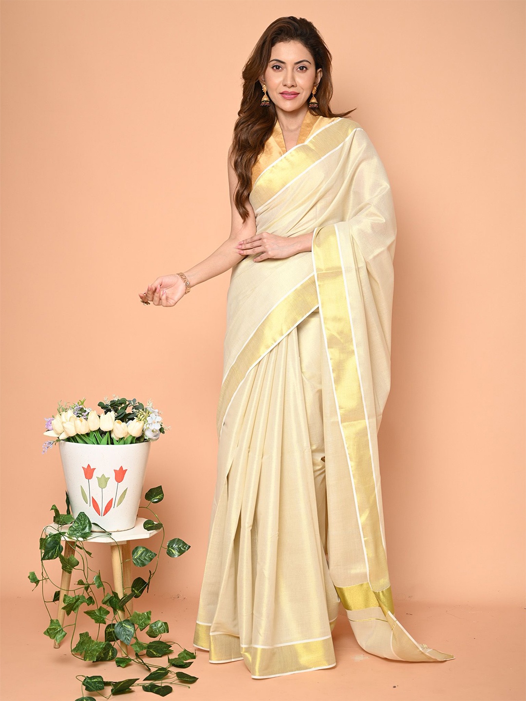 

BEATITUDE Woven Design Tissue Saree, Off white