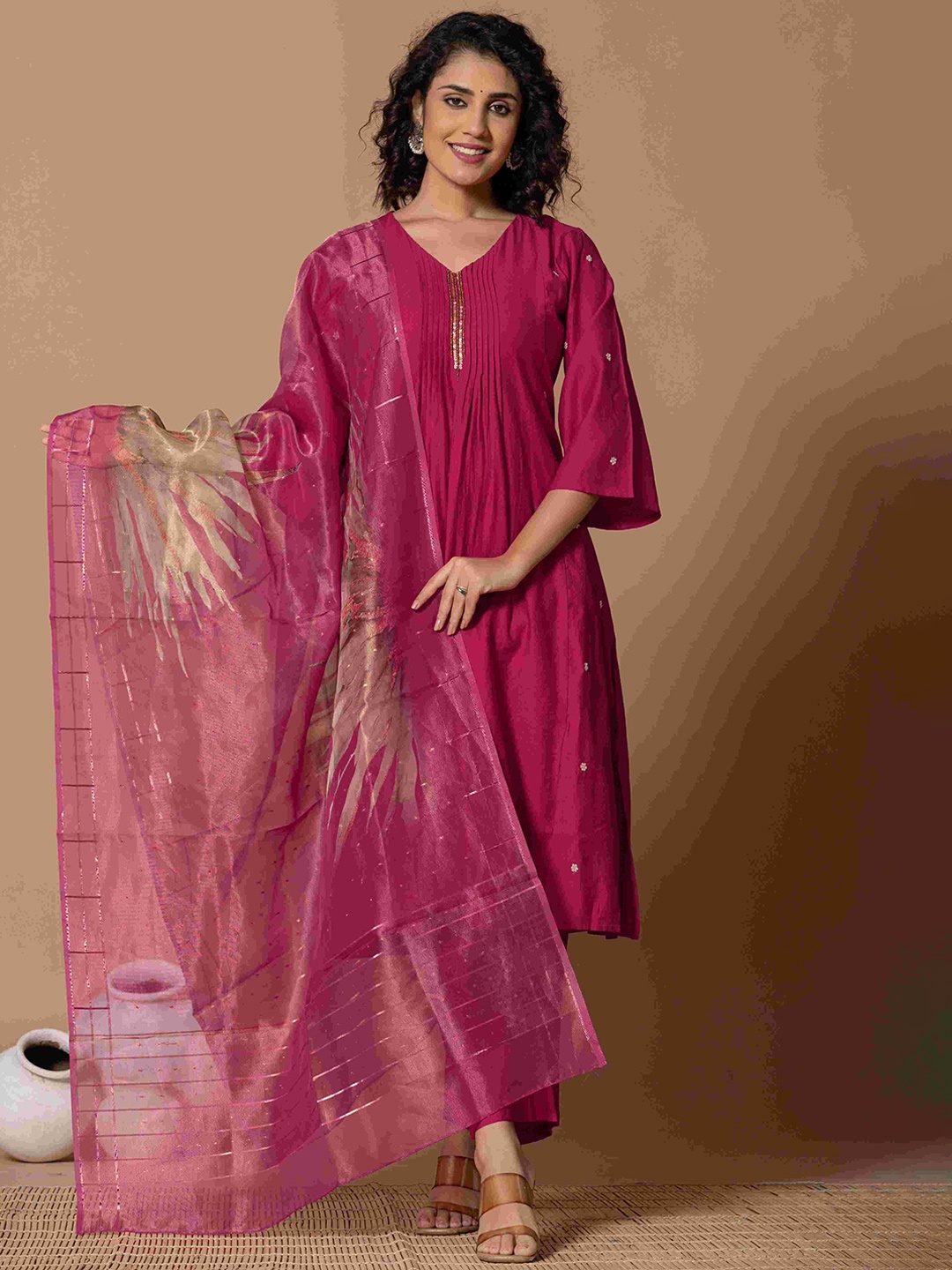 

Do Dhaage Ethnic Motifs Embroidered A-Line Beads and Stones Kurta with Trousers & Dupatta, Pink