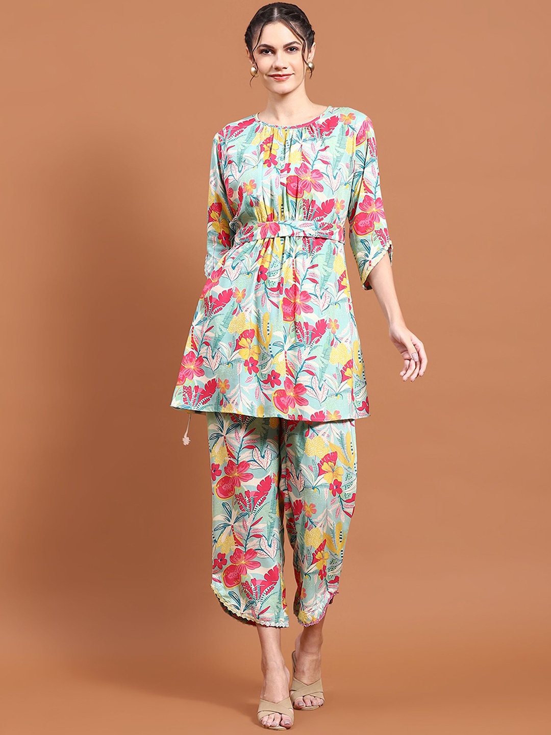 

Shree Floral Printed Three Quarter Sleeves Tunic & Trouser, White