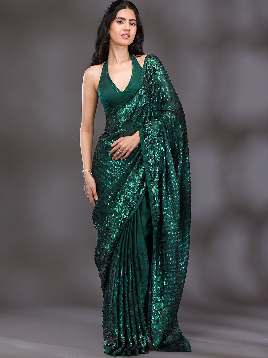 

Koskii Solid Embellished Beads and Stones Pure Georgette Party Saree, Green