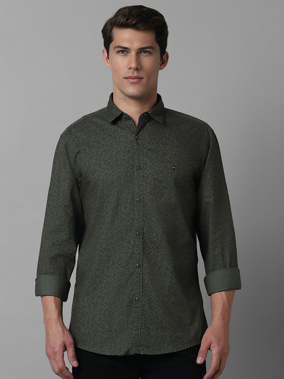 

Louis Philippe Jeans Men Spread Collar Floral Printed Cotton Slim Fit Casual Shirt, Green