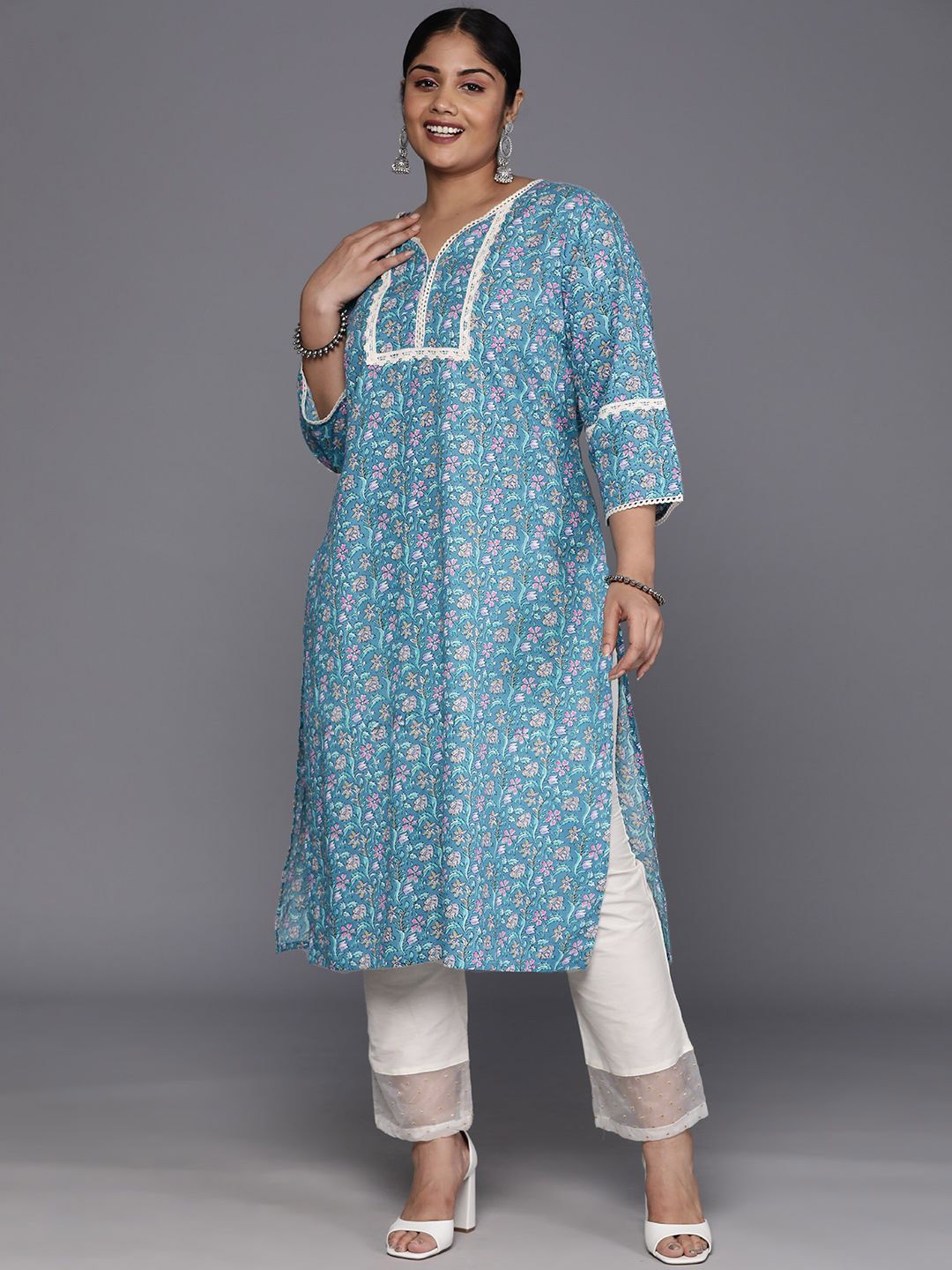 

Sztori Plus Size Floral Printed Notch Neck Cotton Straight Kurta, Blue