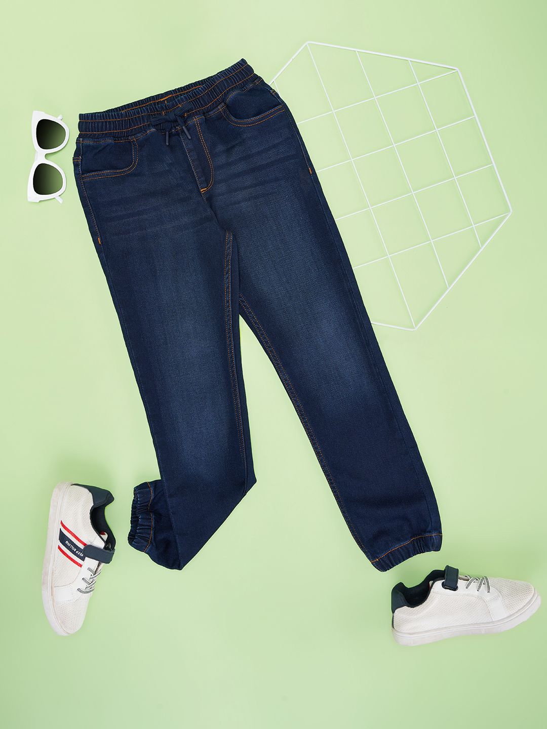 

Pantaloons Junior Boys Solid Mid-Rise Regular Fit Light Fade Jeans, Blue